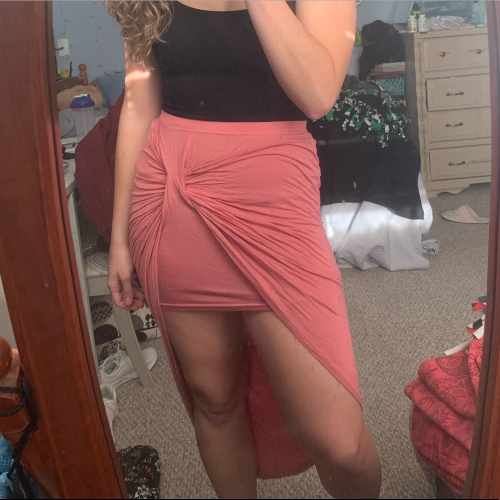 Hi low knotted fitted skirt